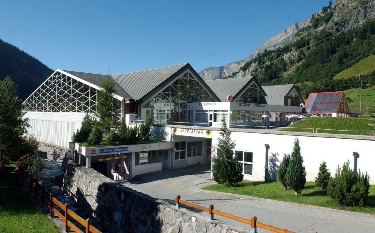 Campingplatz Mit Restaurant & Sportarena Leukerbad Exteriér fotografie